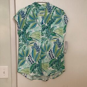 Soft Surroundings Twilight Luau Jungle V-neck Tunic / top, size small.
